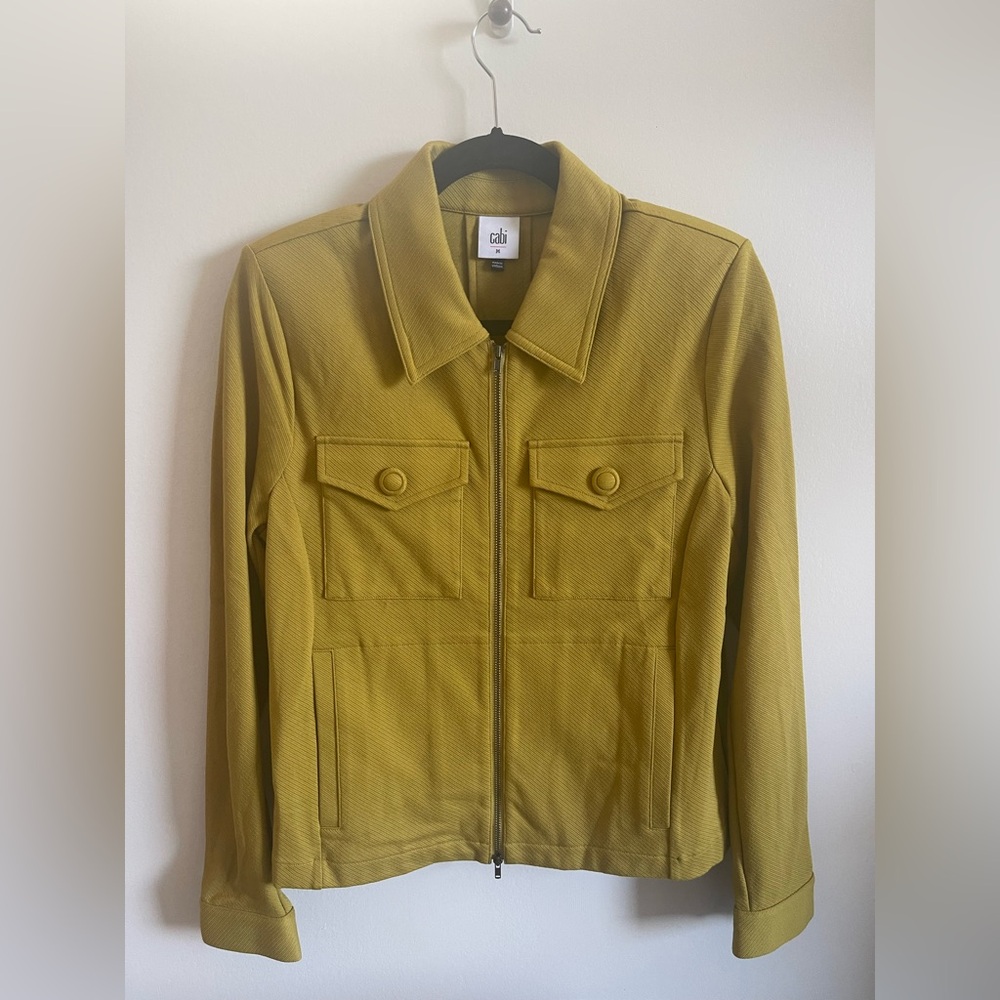 Cabi Women’s Touring Jacket Size M Moss Yellow #4117  Zip Front Blazer